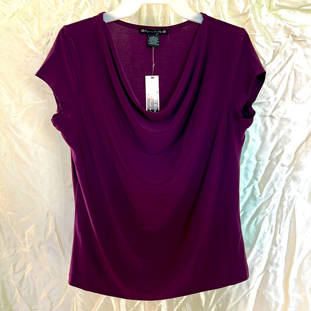 Brand new top, short sleeves